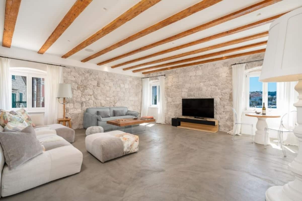Riva Rosemary, a two-person apartment above Riva Lavanda in Hvar Old Town
