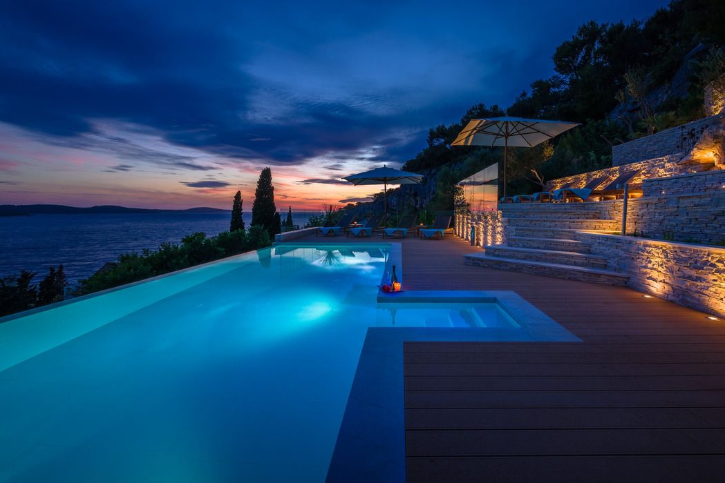 The pool at midday